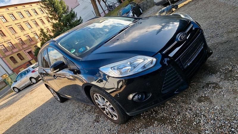 Gebraucht Ford Focus 125 PS (91 kW) 2011 Schwarz Kombi