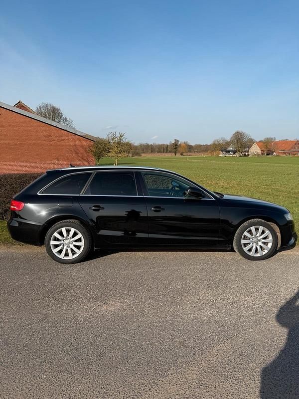 Gebraucht Audi A4 Comfort 170 PS (125 kW) 2010 Schwarz Kombi