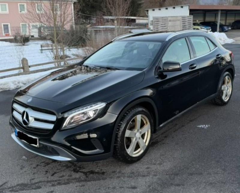 Gebraucht Mercedes GLA200 156 PS (114 kW) 2015 Schwarz SUV