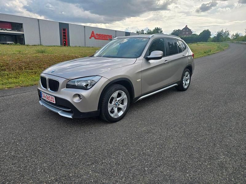 Silber Gebraucht 2011 BMW X1 SUV | 9.990 € (Etwas zu teuer) - Bild 1/4