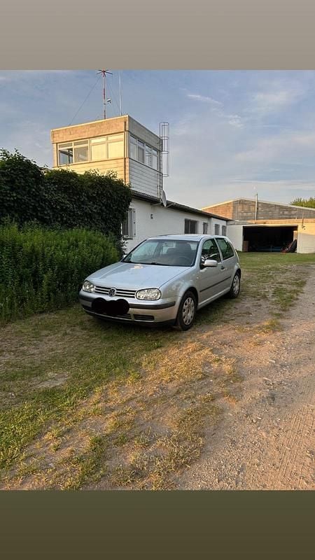 Gebraucht VW Golf IV 75 PS (55 kW) 2001 Kleinwagen