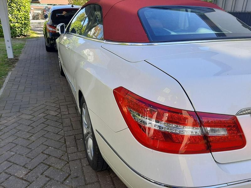 Gebraucht Mercedes E250 Avantgarde 204 PS (150 kW) 2012 Weiß Cabrio