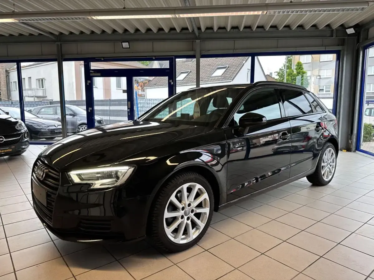 Gebraucht Audi A3 Design 116 PS (85 kW) 2018 Schwarz Limousine