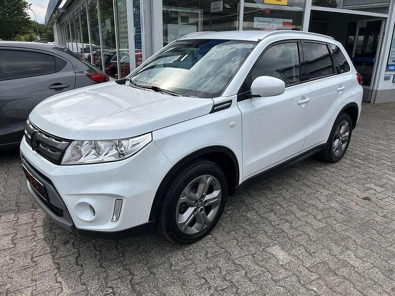 Weiß Gebraucht 2017 Suzuki Vitara SUV | 15.997 € (Fairer Preis) - Bild 1/4