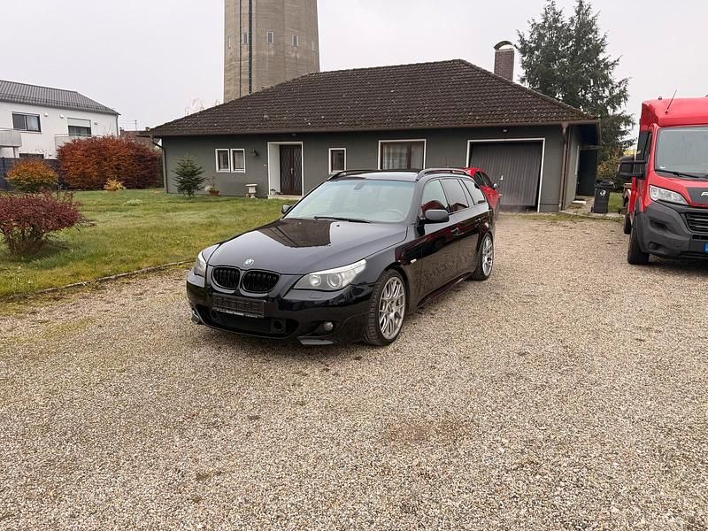 Schwarz Gebraucht 2005 BMW 545 M Sport Kombi | 8.999 € (Etwas zu teuer) - Bild 1/4