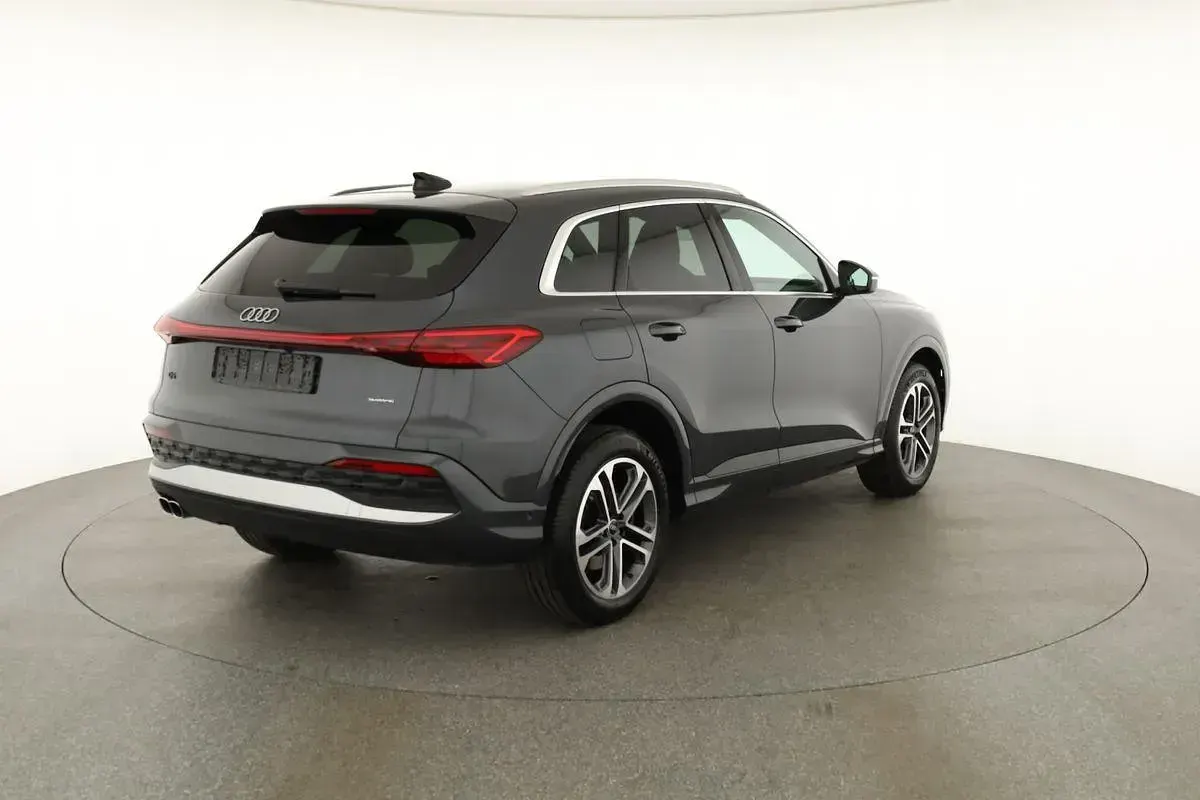 Gebraucht Audi Q5 Ambiente 204 PS (150 kW) 2025 Tamboragrau metallic SUV