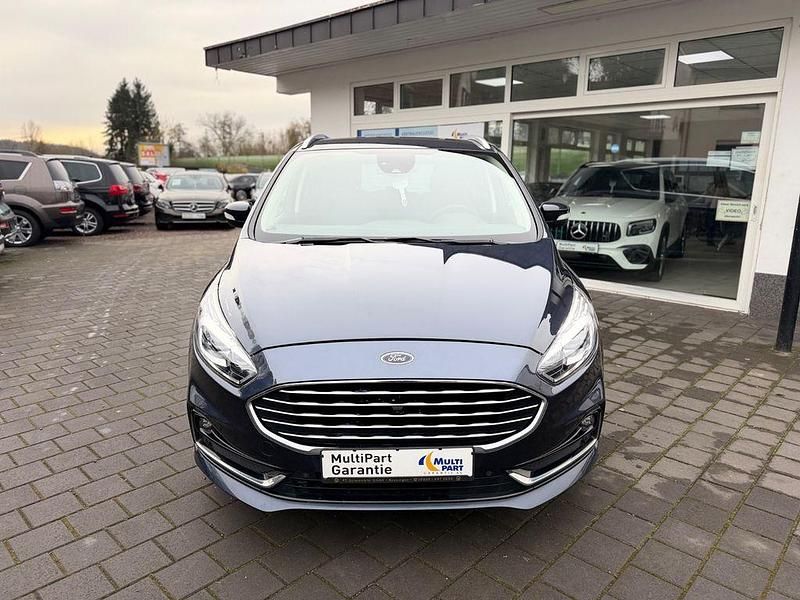 Gebraucht Ford S-MAX Titanium 150 PS (110 kW) 2022 Schwarz Van / Kleinbus