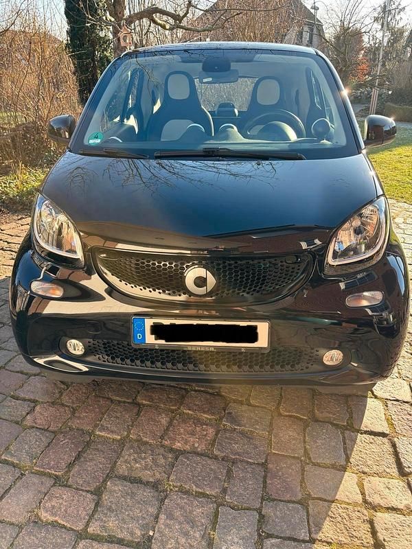 Schwarz Gebraucht 2025 Smart ForTwo Coupé Proxy Coupé | 8.850 € - Bild 1/4