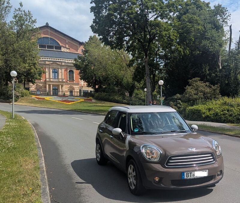 Braun Gebraucht 2011 Mini Cooper Countryman SUV | 5.900 € (Superpreis) - Bild 1/4