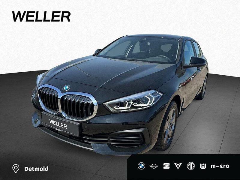 Schwarz (schwarz) Gebraucht 2024 BMW 118 Advantage Kleinwagen | 24.990 € (Fairer Preis) - Bild 1/4