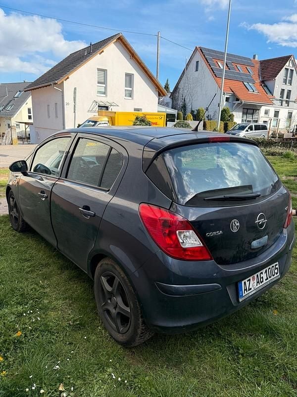 Gebraucht Opel Corsa 85 PS (62 kW) 2010 Andere farben Kleinwagen