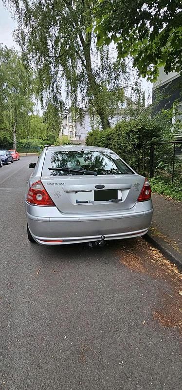 Gebraucht Ford Mondeo 147 PS (108 kW) 2006 Silber Limousine