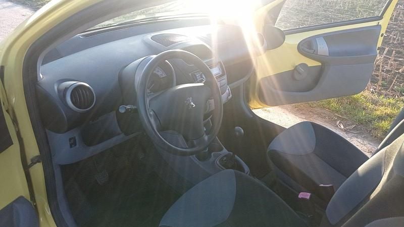 Gebraucht Peugeot 107 68 PS (50 kW) 2008 Gelb Kleinwagen