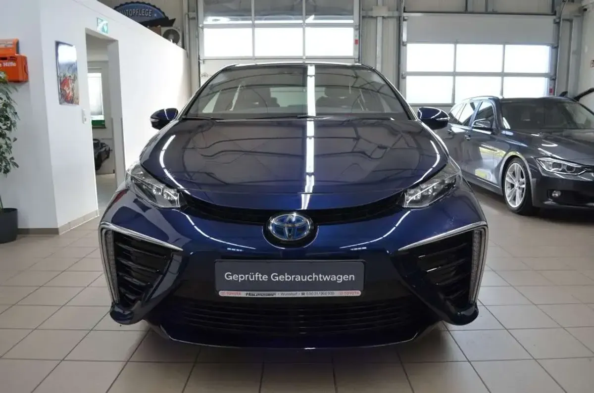 Gebraucht Toyota Mirai 154 PS (113 kW) 2019 Iridiumblau metallic Limousine