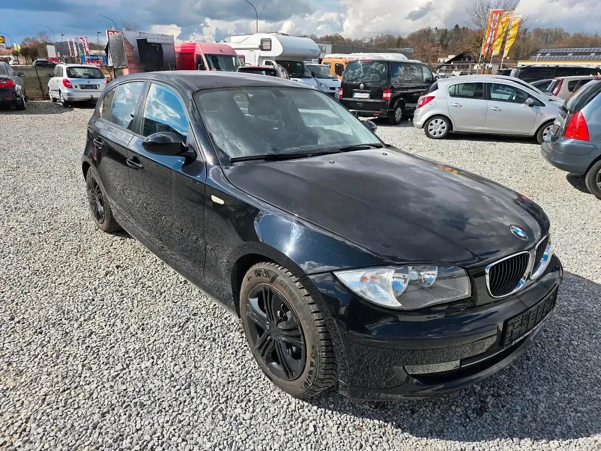 Gebraucht BMW 116 122 PS (89 kW) 2010 Schwarz Kleinwagen