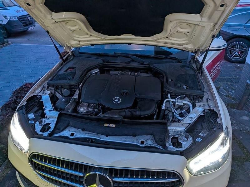 Beige Gebraucht 2021 Mercedes E220 Kombi | 20.000 € (Superpreis) - Bild 1/4