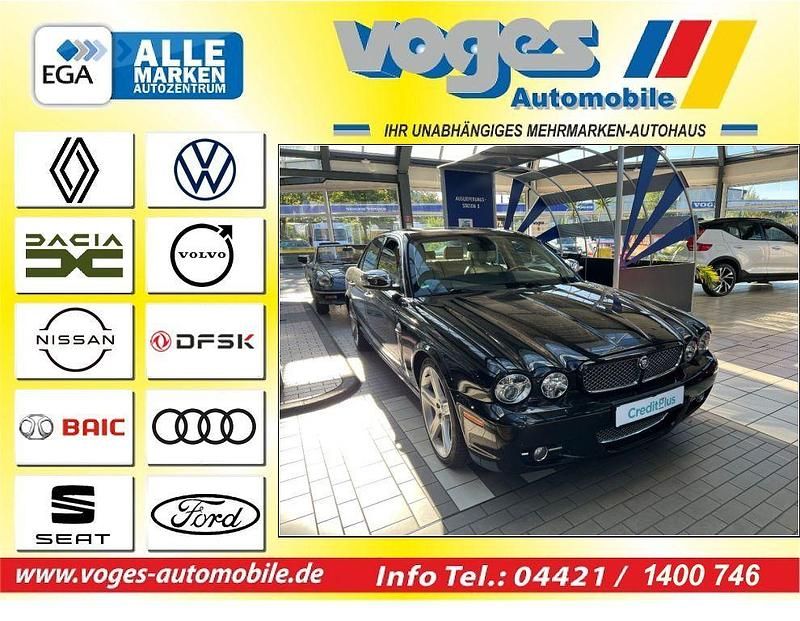 Dunkel schwarz metallic Gebraucht 2009 Jaguar XJ6 Sovereign Limousine | 14.500 € (Etwas zu teuer) - Bild 1/4