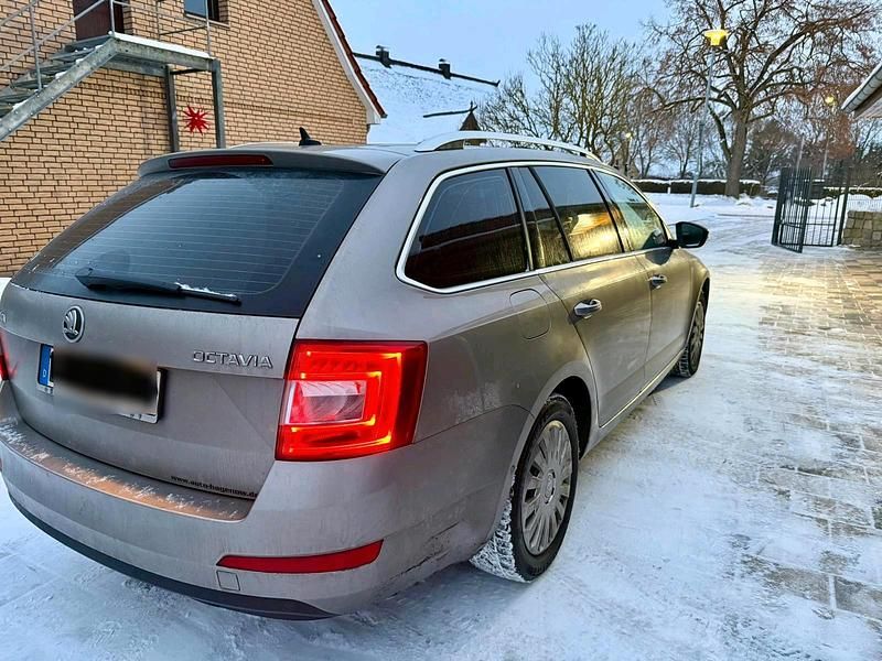 Gebraucht Skoda Octavia 150 PS (110 kW) 2014 Grau Kleinwagen