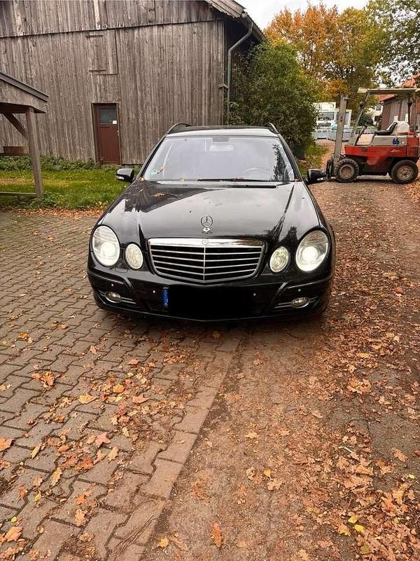 Schwarz Gebraucht 2007 Mercedes E220 Kombi | 2.300 € (Guter Preis) - Bild 1/4