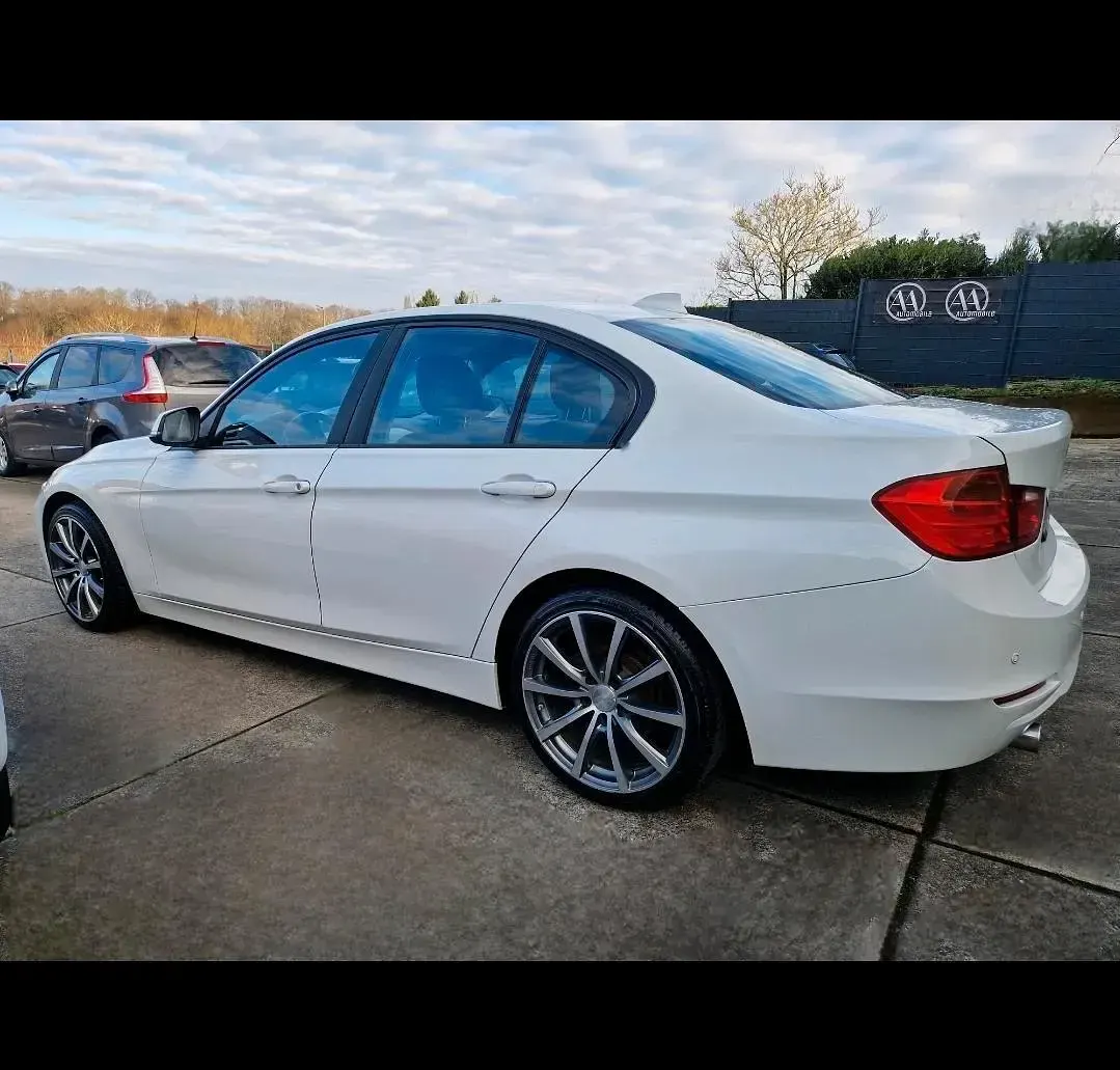 Gebraucht BMW 320 Efficient Dynamics 163 PS (119 kW) 2015 Weiß Limousine