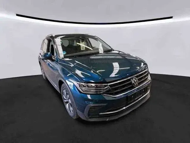 Gebraucht VW Tiguan Move 150 PS (110 kW) 2024 Nightshade blue (metallic) SUV