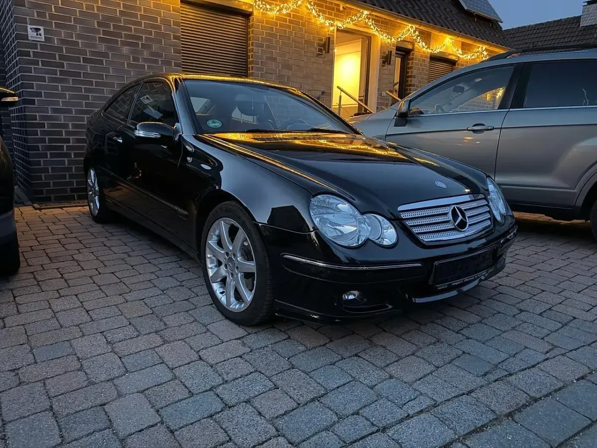 Second-hand Mercedes C180 2007 Negru Coupe