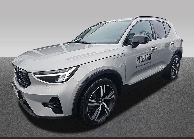 Silver dawn / metallic Gebraucht 2022 Volvo XC40 Plus SUV | 32.500 € (Guter Preis) - Bild 1/4