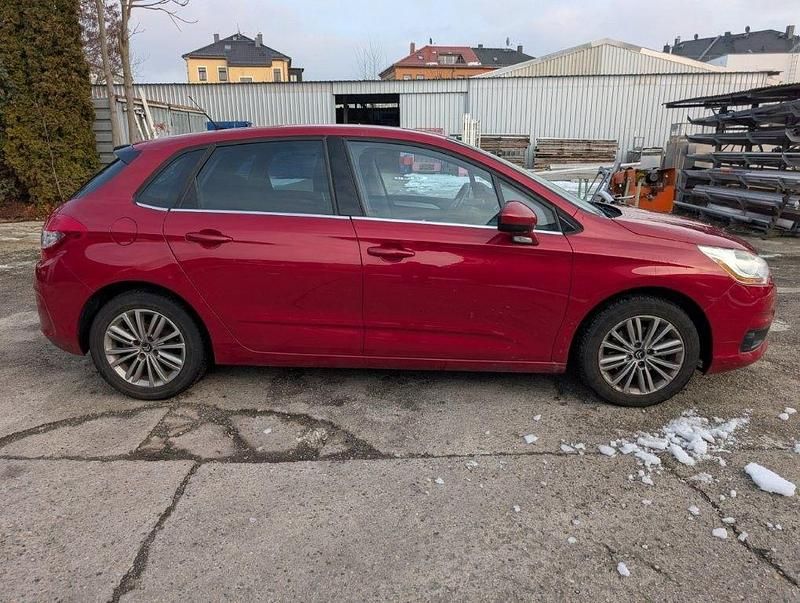 Gebraucht Citroën C4 Tendance 120 PS (88 kW) 2011 Rot Limousine
