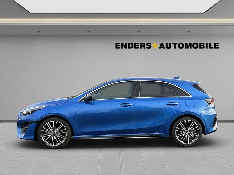 (b3l) blue flame m (blau) Neu 2025 Kia Ceed GT GT-Line Limousine | 32.980 € (Etwas zu teuer) - Bild 1/4