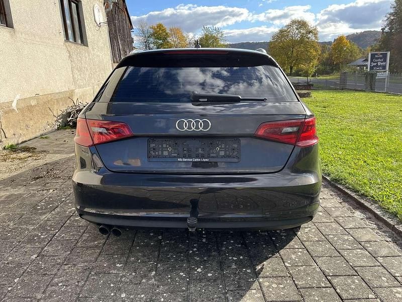 Gebraucht Audi A3 Attraction 150 PS (110 kW) 2013 Braun Kombi