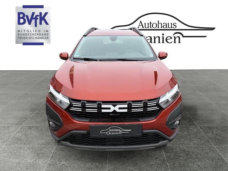 Gebraucht Dacia Jogger Expression 94 PS (69 kW) 2024 Braun Van / Kleinbus