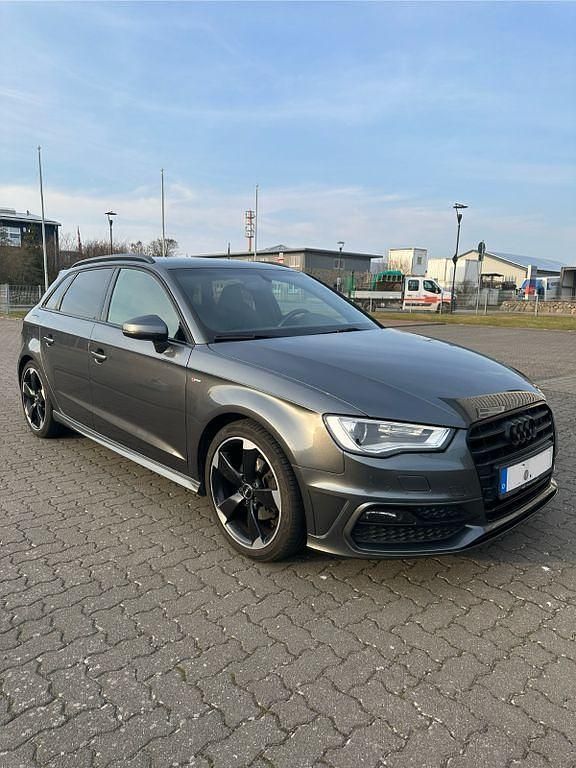 Gebraucht Audi A3 S-Line 150 PS (110 kW) 2015 Grau Limousine