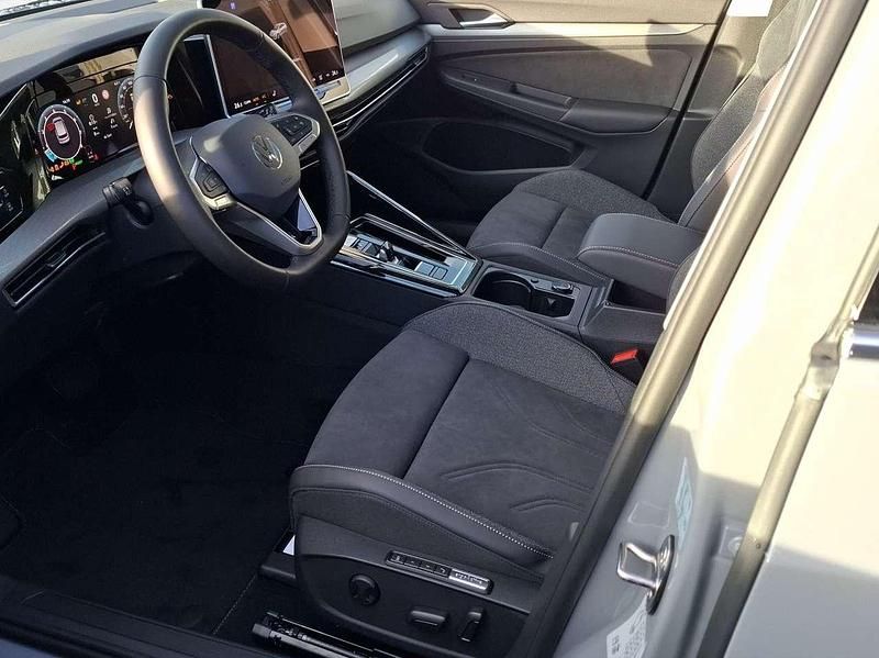Neu VW Golf Style 150 PS (110 kW) 2026 Grau Limousine