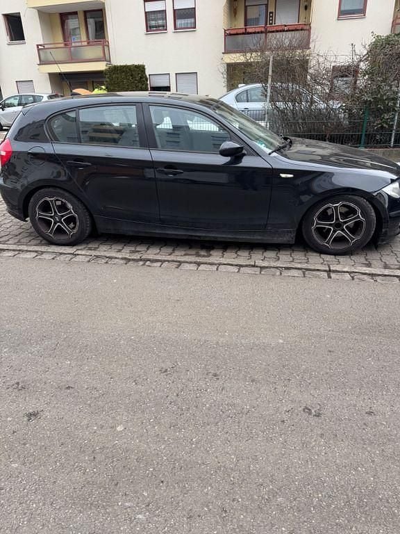 Gebraucht BMW 118 Lifestyle 143 PS (105 kW) 2009 Schwarz Kleinwagen