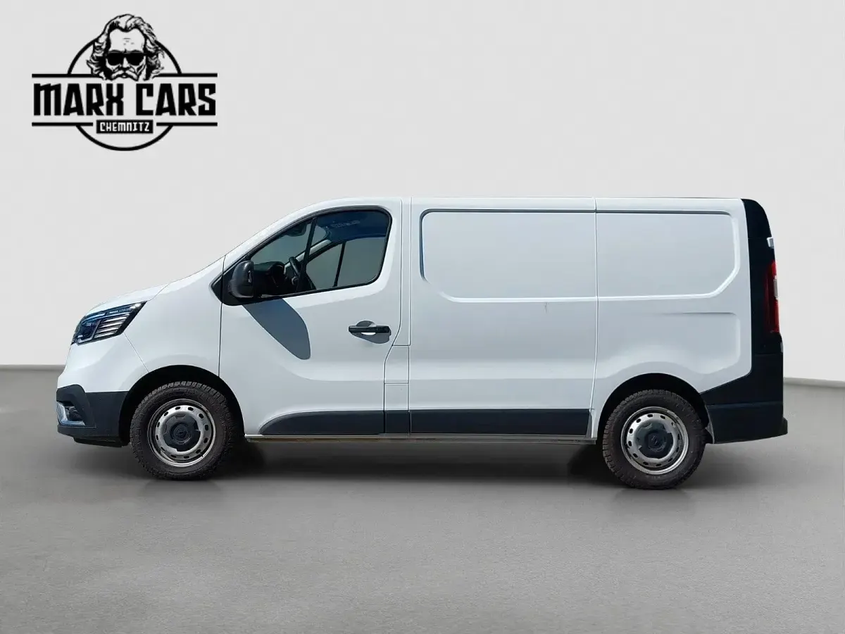 Usado Renault Trafic Komfort 110 CV (80 kW) 2022 Blanco Monovolumen
