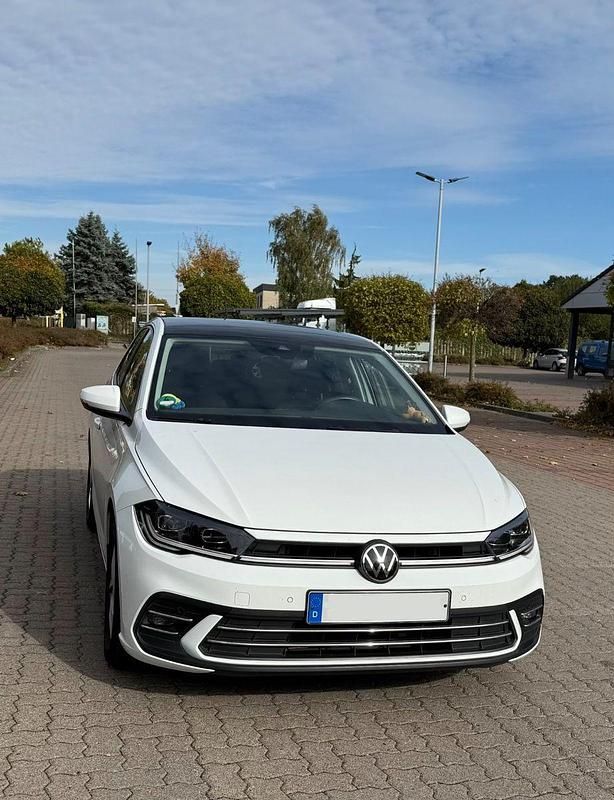 Weiß Gebraucht 2022 VW Polo Style Kleinwagen | 16.600 € (Guter Preis) - Bild 1/4
