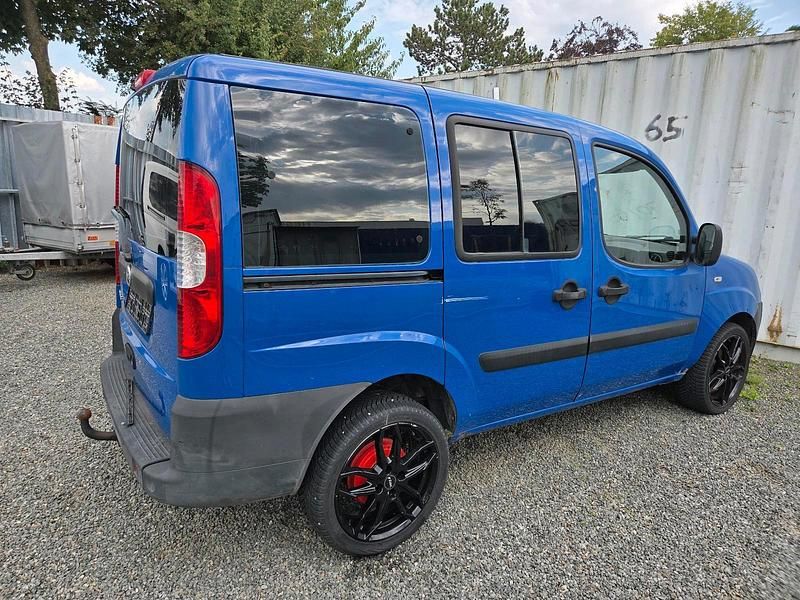 Blau Gebraucht 2006 Fiat Doblò Van / Kleinbus | 3.950 € (Fairer Preis) - Bild 1/4