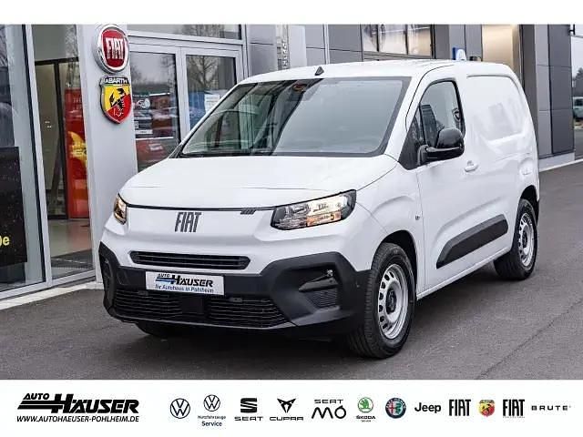 Weiss Neu 2025 Fiat e-Doblò Comfort Van / Kleinbus | 27.727 € - Bild 1/4