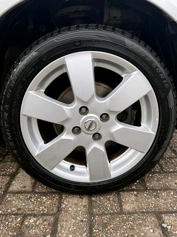 Gebraucht Nissan Micra 65 PS (47 kW) 2009 Silber Kleinwagen