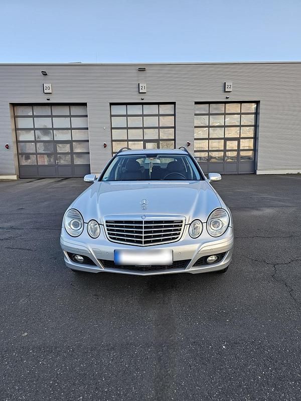 Gebraucht Mercedes E200 184 PS (135 kW) 2007 Silber Kombi