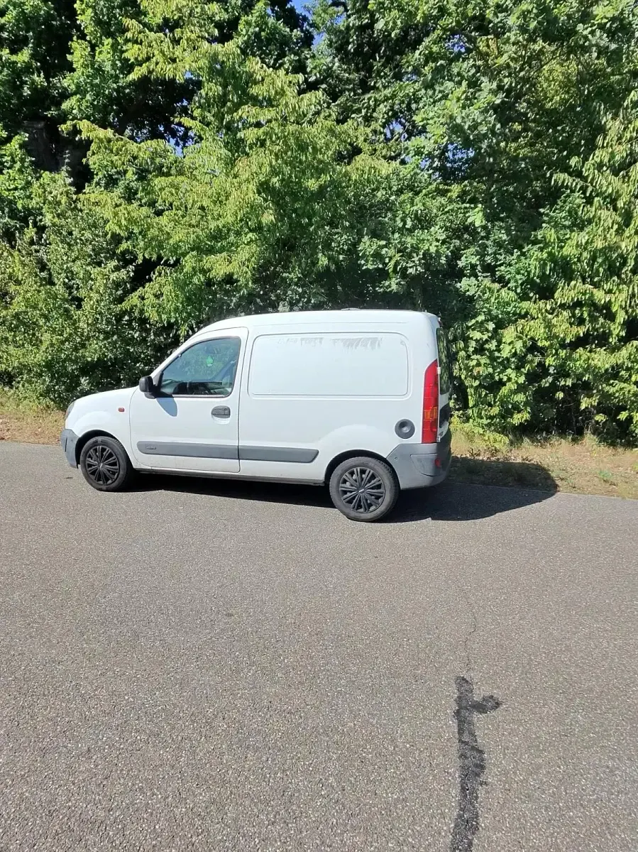 Gebraucht Renault Kangoo 75 PS (55 kW) 2003 Weiß Van / Kleinbus