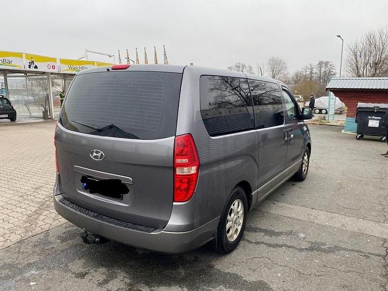 Gebraucht Hyundai H-1 170 PS (125 kW) 2011 Grau Van / Kleinbus