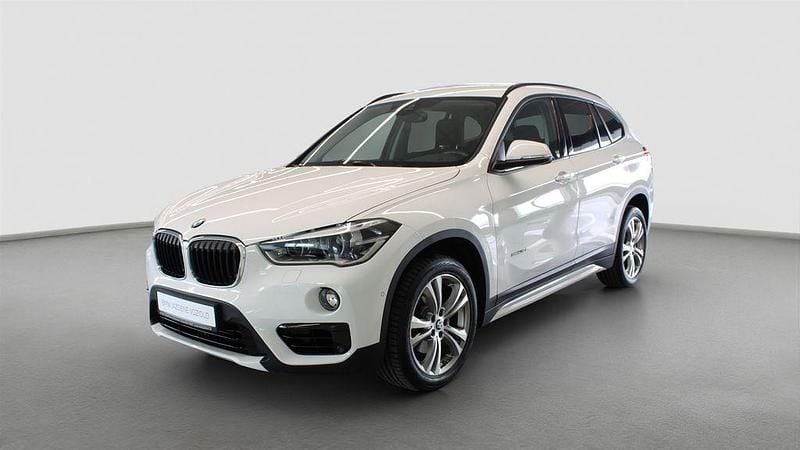 Weiß Gebraucht 2017 BMW X1 Sport Line SUV | 16.499 € (Superpreis) - Bild 1/3