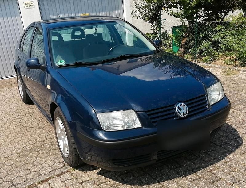 Blau Gebraucht 1999 VW Bora Limousine | 3.850 € - Bild 1/4