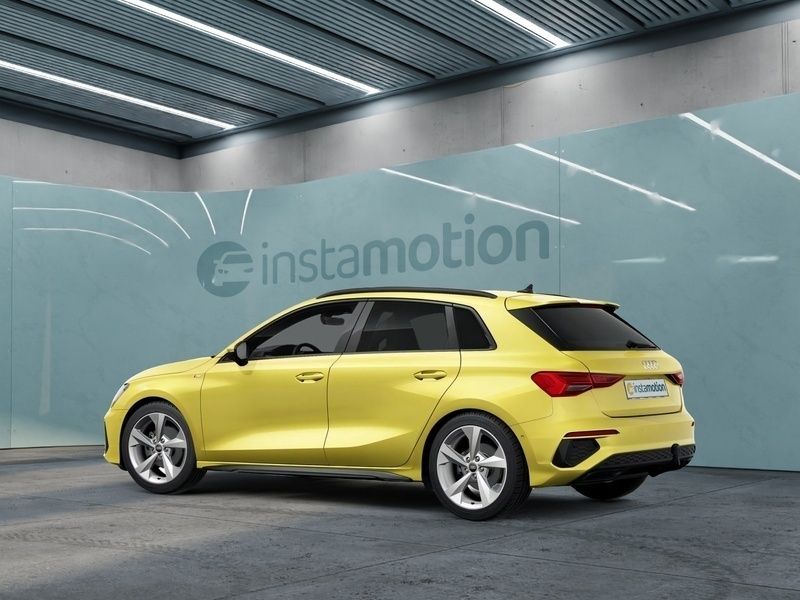 Gebraucht Audi A3 Sportback S-Line 116 PS (85 kW) 2024 Gelb Kleinwagen