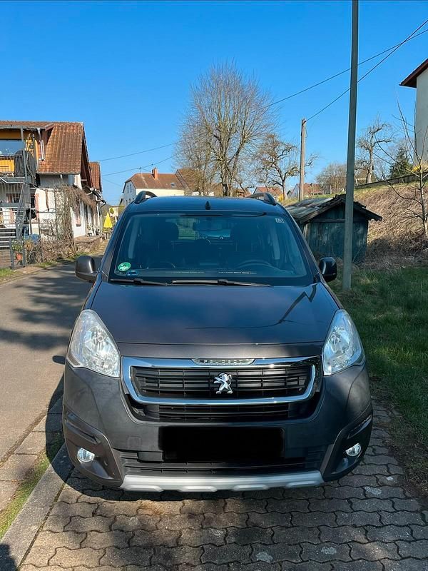 Gebraucht Peugeot TePee 120 PS (88 kW) 2015 Braun Kombi