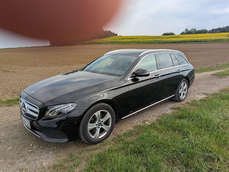 Gebraucht Mercedes E220 194 PS (142 kW) 2018 Schwarz Kombi