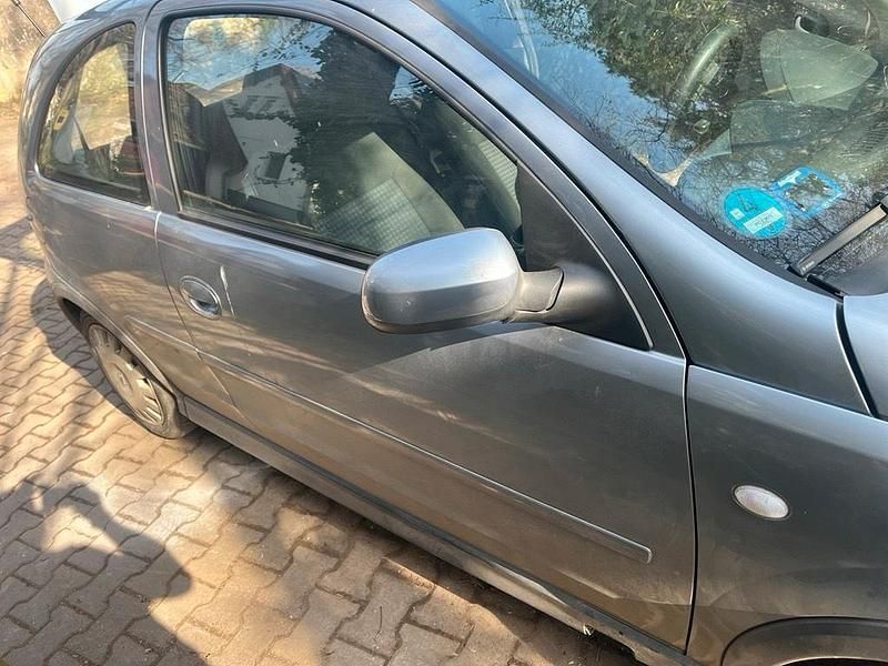Gebraucht Opel Corsa 80 PS (58 kW) 2005 Silber Kleinwagen