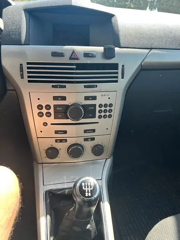 Gebraucht Opel Astra Edition 105 PS (77 kW) 2007 Schwarz Limousine