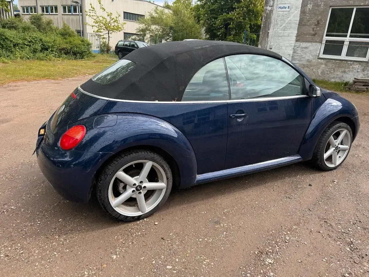 Gebraucht VW New Beetle Cabriolet 75 PS (55 kW) 2003 Blau Cabrio